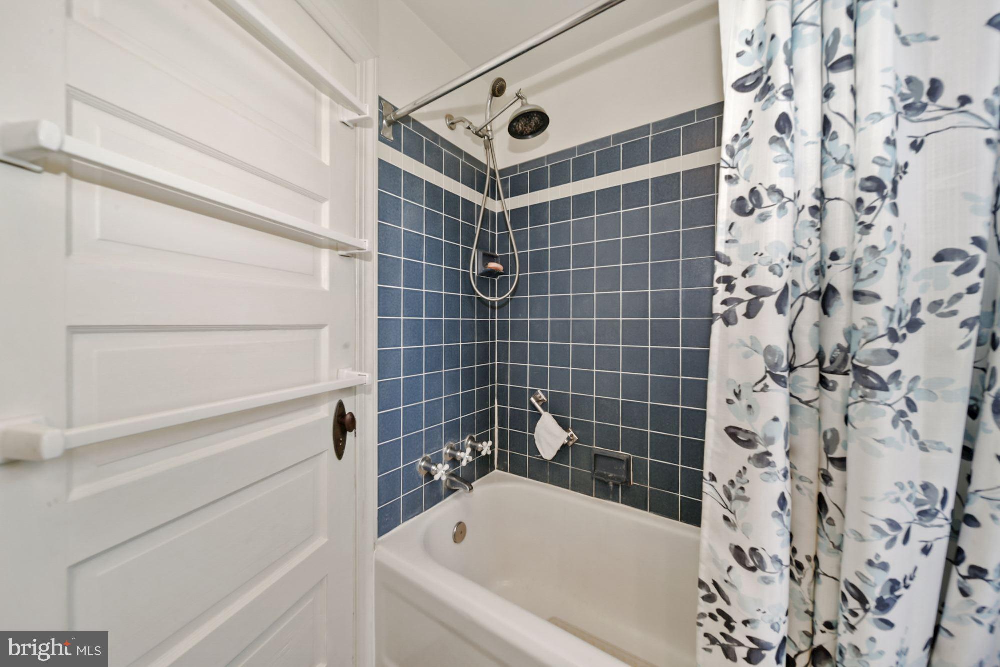 23736 Woodfield Road Gaithersburg, MD 20882 - Photo 18 of 33 Gallery Image 18