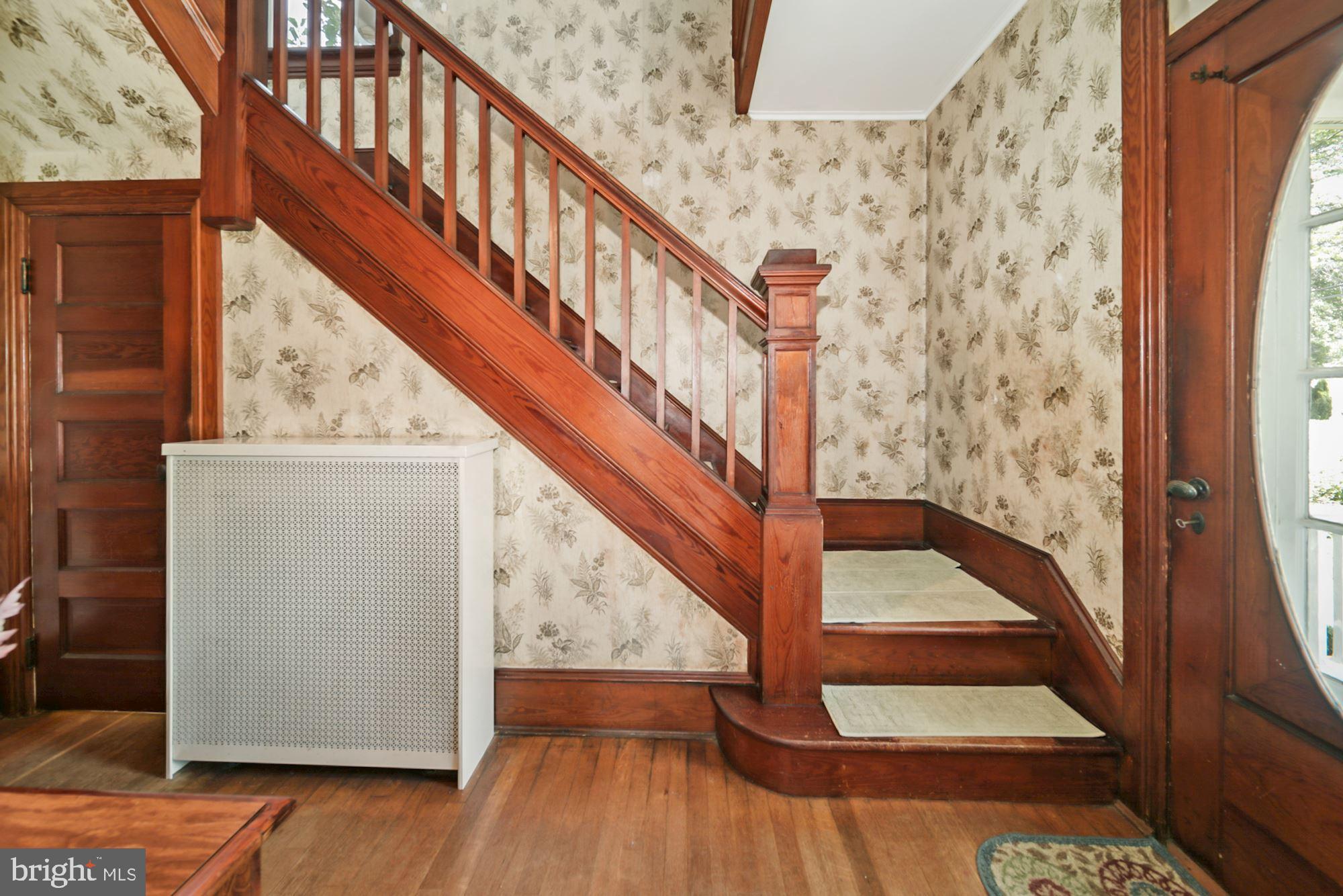 23736 Woodfield Road Gaithersburg, MD 20882 - Photo 3 of 33 Gallery Image 3
