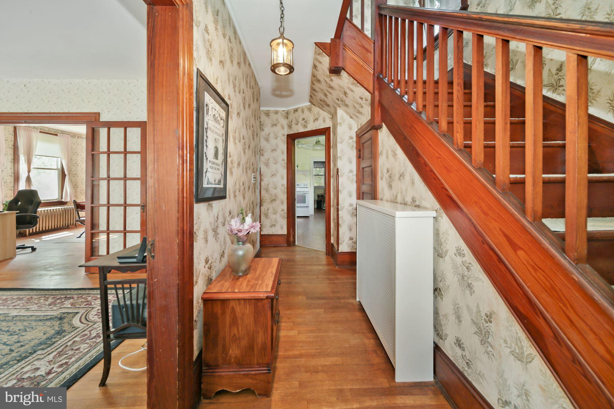 23736 Woodfield Road Gaithersburg, MD 20882 - Photo 4 of 33 Gallery Image 4