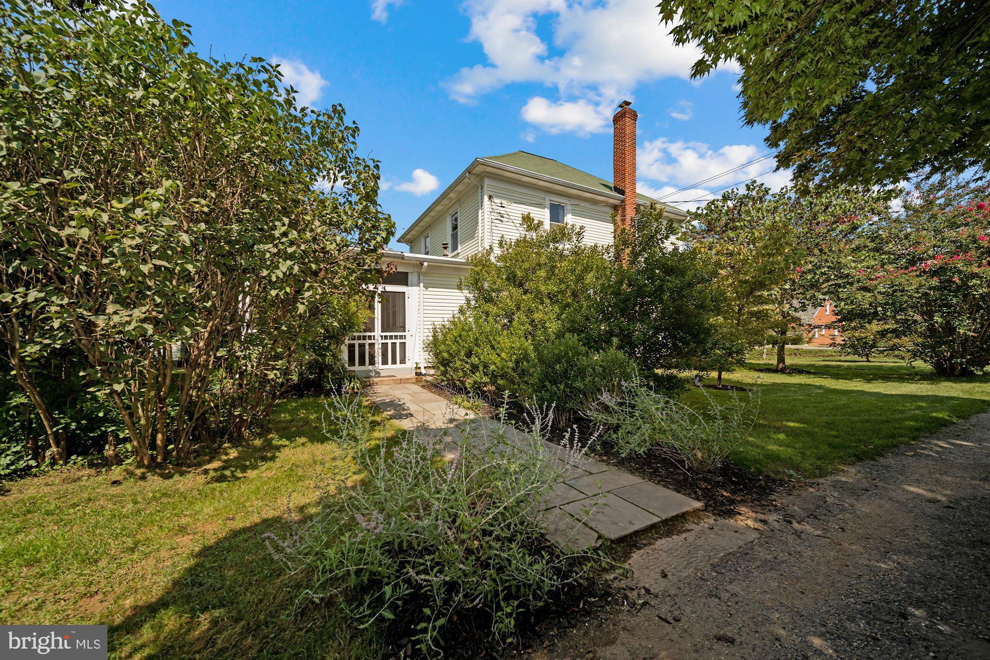 23736 Woodfield Road Gaithersburg, MD 20882 - Photo 32 of 33 Gallery Image 32