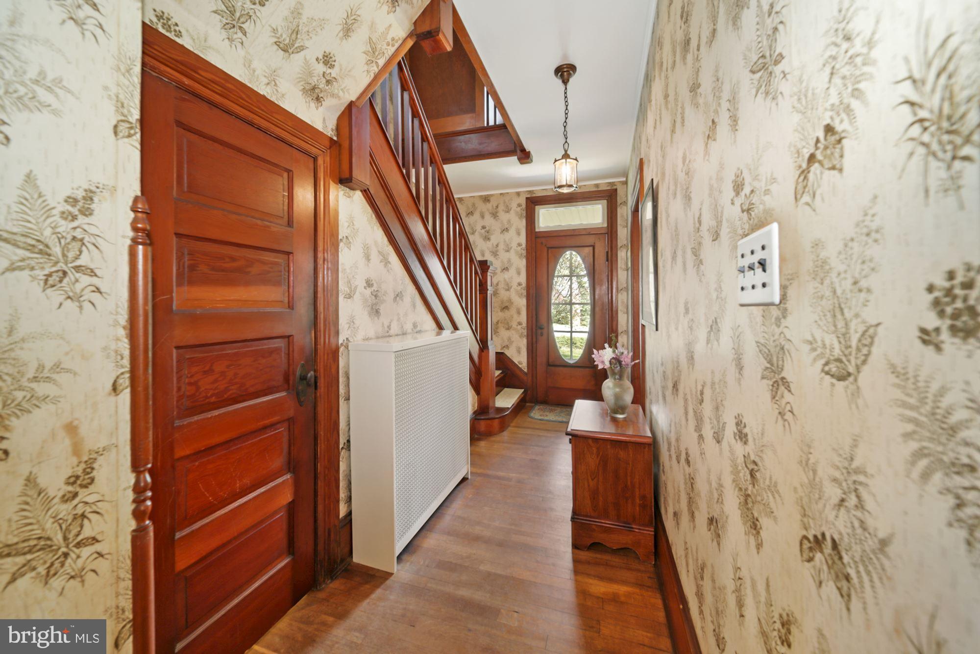 23736 Woodfield Road Gaithersburg, MD 20882 - Photo 5 of 33 Gallery Image 5