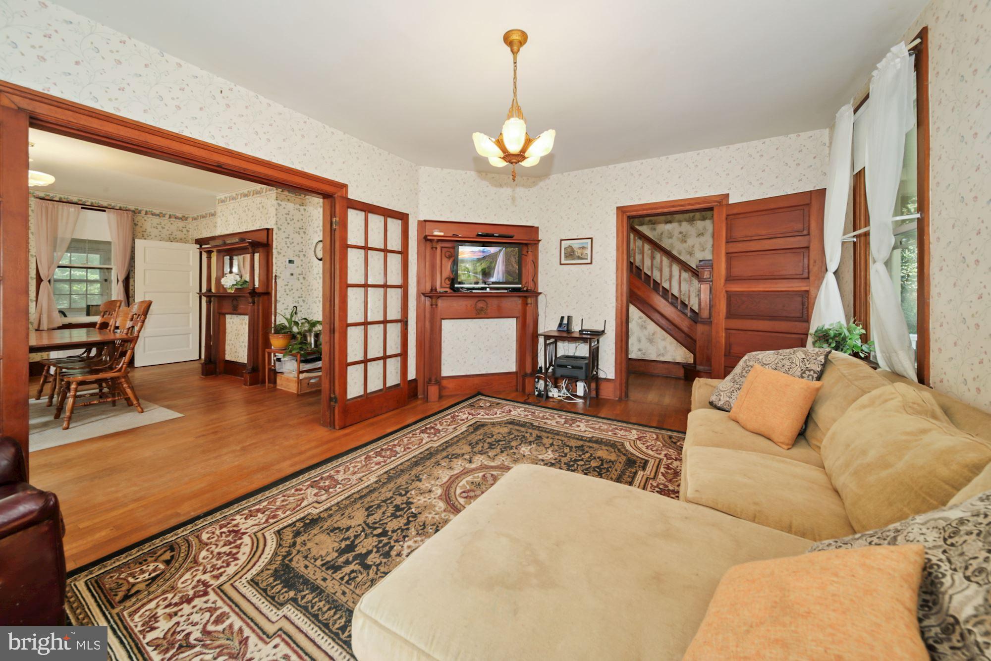 23736 Woodfield Road Gaithersburg, MD 20882 - Photo 6 of 33 Gallery Image 6