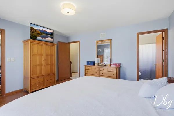 $375,000 | 7 East Dahlia Lane, Round Lake Beach, IL 60073