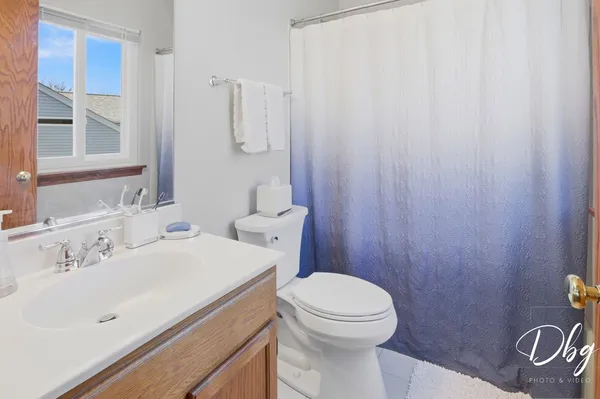 $375,000 | 7 East Dahlia Lane, Round Lake Beach, IL 60073
