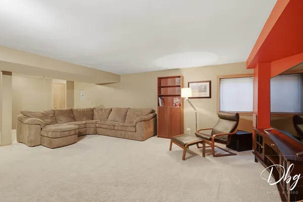$375,000 | 7 East Dahlia Lane, Round Lake Beach, IL 60073