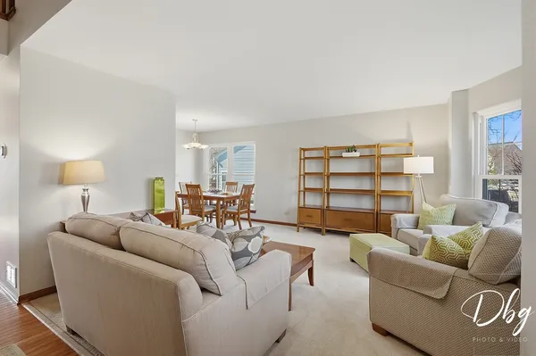 $375,000 | 7 East Dahlia Lane, Round Lake Beach, IL 60073