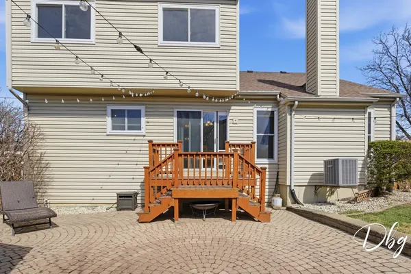$375,000 | 7 East Dahlia Lane, Round Lake Beach, IL 60073