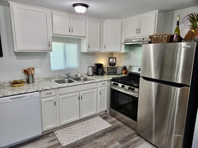 $125,000 | 52791 Pine Cove Road, Unit 4, Idyllwild, CA 92549