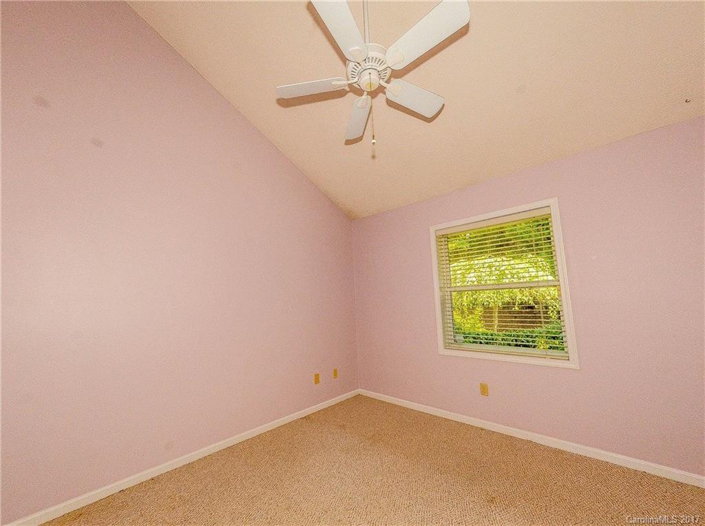 327 Players Ridge Road Hickory, NC 28601 - Photo 11 of 23 Gallery Image 11