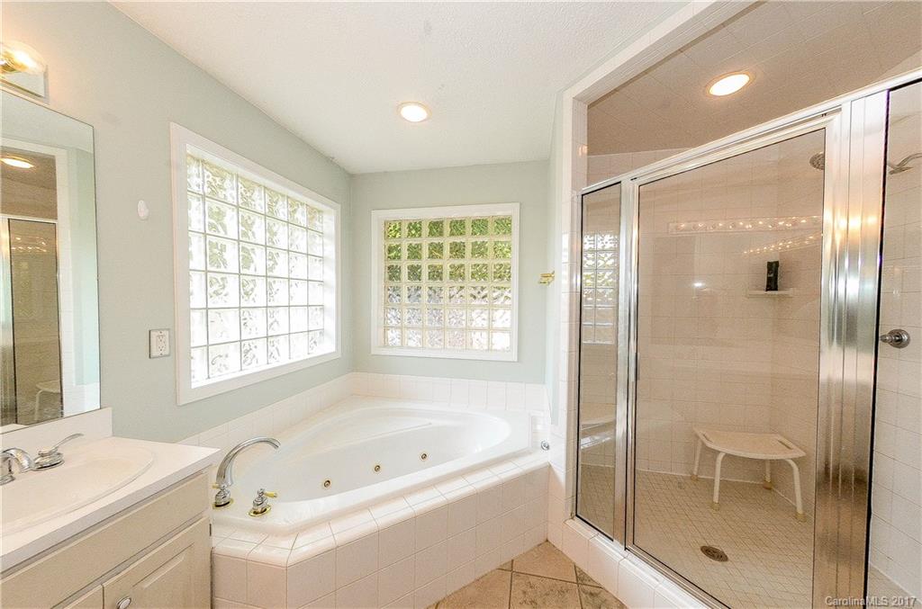 327 Players Ridge Road Hickory, NC 28601 - Photo 12 of 23 Gallery Image 12