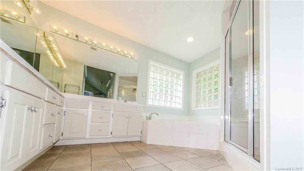 327 Players Ridge Road Hickory, NC 28601 - Photo 13 of 23 Gallery Image 13