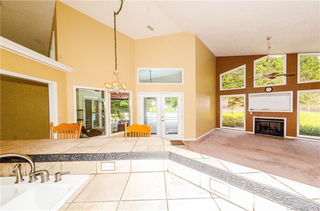 327 Players Ridge Road Hickory, NC 28601 - Photo 5 of 23 Gallery Image 5
