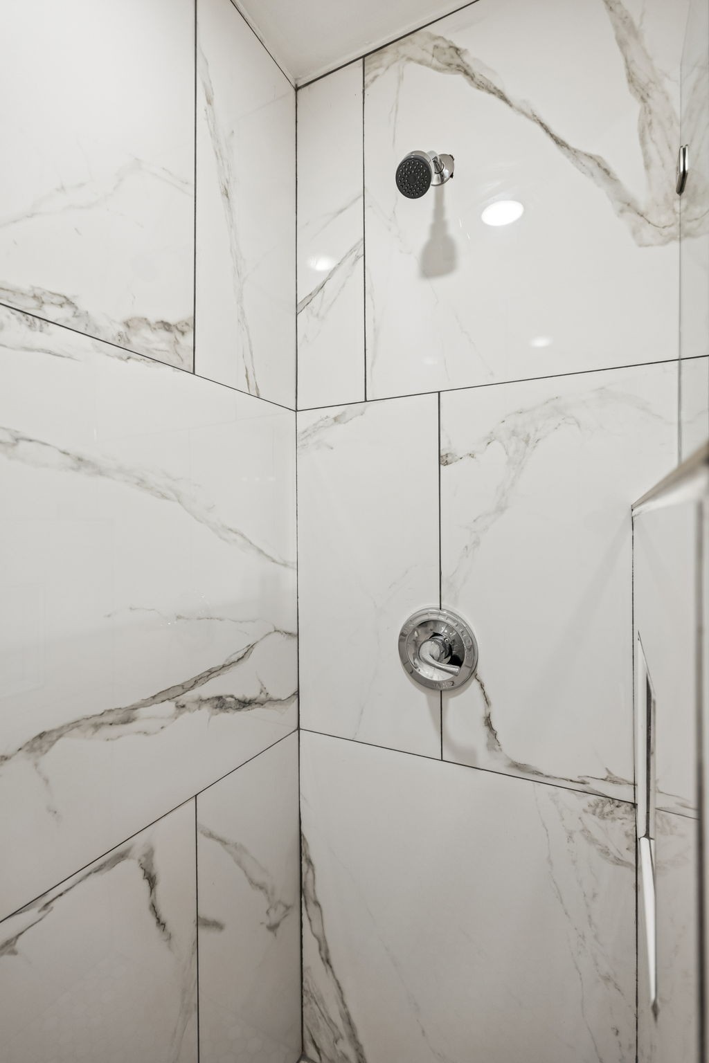 3770 Penile Hill Road Decherd, TN 37324 - Photo 11 of 32 a bathroom with a shower