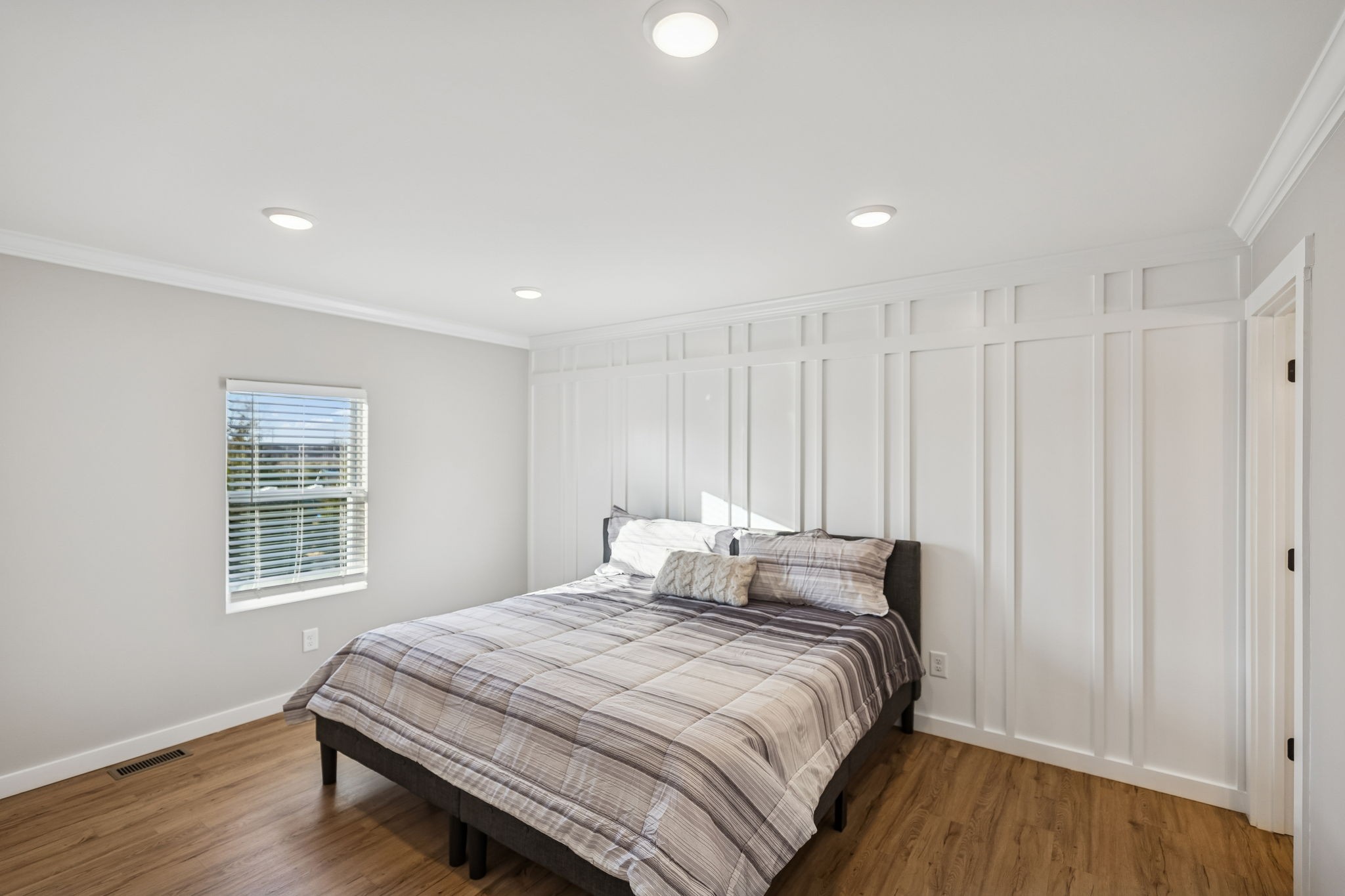 3770 Penile Hill Road Decherd, TN 37324 - Photo 13 of 32 a bedroom with a bed and a window