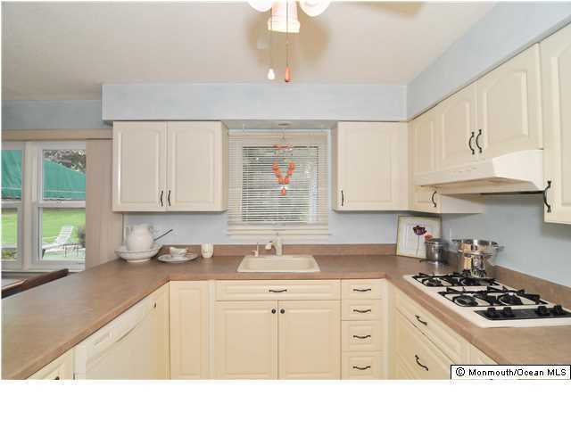 19 Whitman Road Morganville, NJ 07751 - Photo 4 of 12 Additional Photo