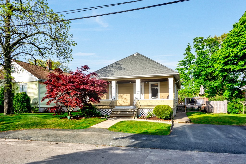 93 Mendon Road Attleboro, MA 02703 - Photo 4 of 28 Gallery Image 4