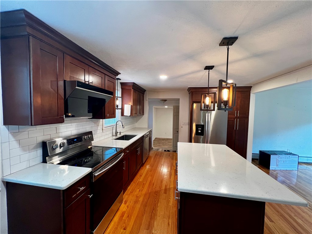 426 Arnold Road Coventry, RI 02816 - Photo 5 of 30