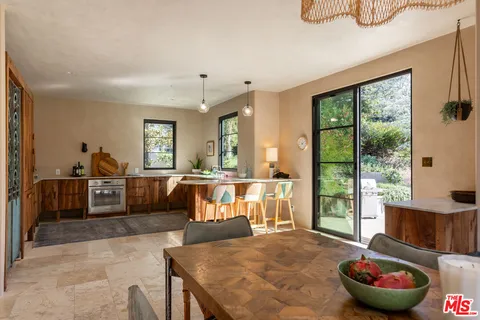 $2,995,000 | 21165 Entrada Road, Topanga, CA 90290