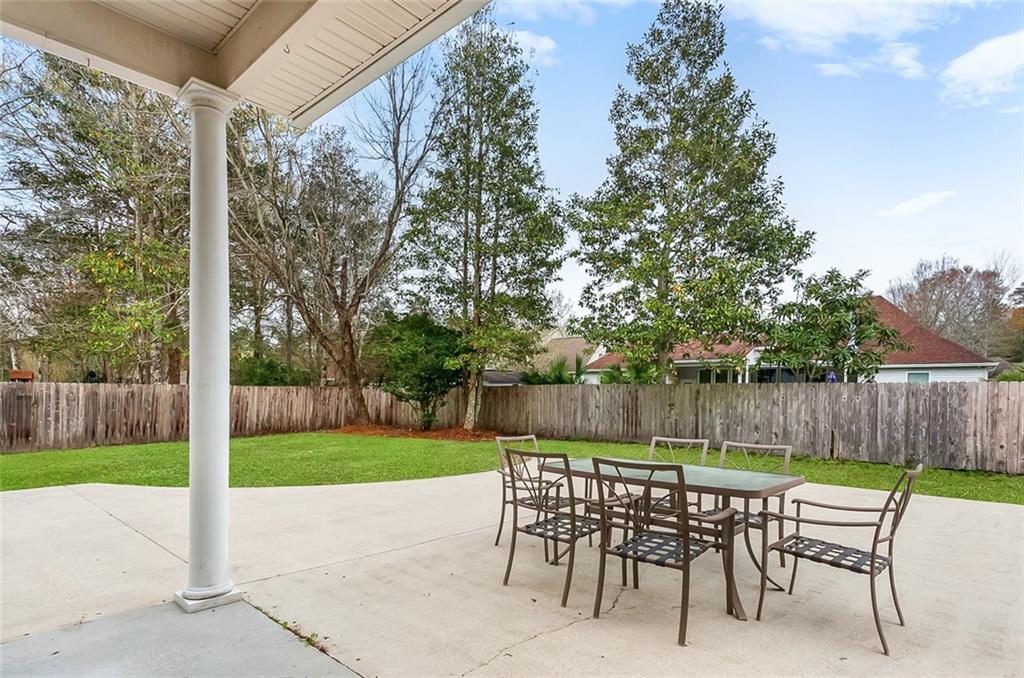 2117 Ridge Court Mandeville, LA 70448 - Photo 18 of 20 Gallery Image 18