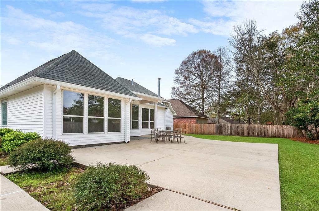 2117 Ridge Court Mandeville, LA 70448 - Photo 19 of 20 Gallery Image 19