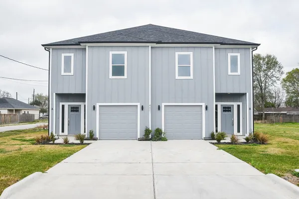 $2,700 | 4401 Alvin Street, Unit A, Houston, TX 77051