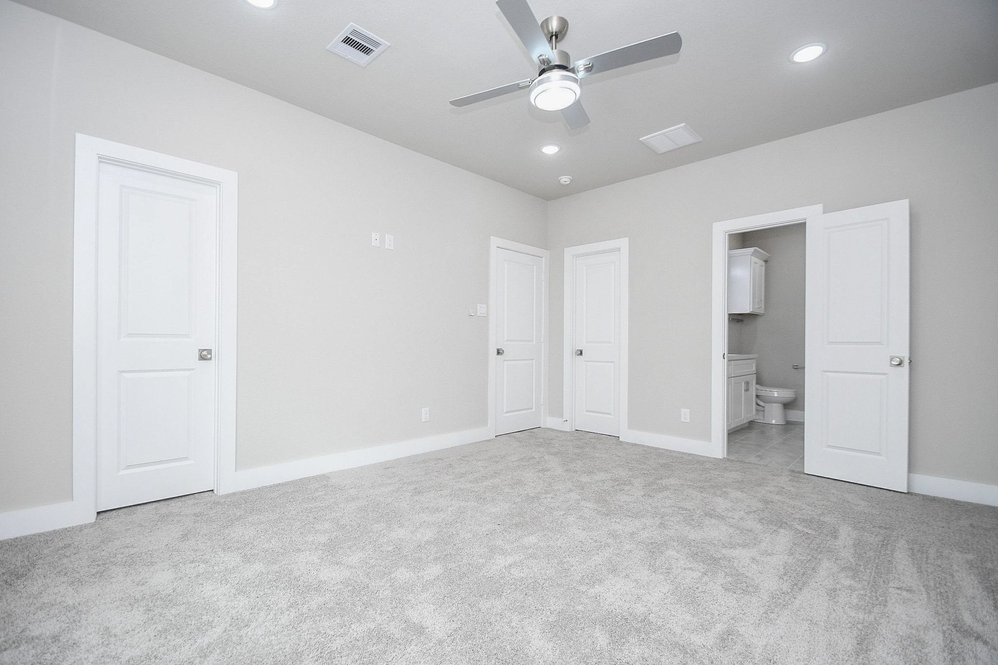 4401 Alvin Street, Unit A Houston, TX 77051 - Photo 11 of 19 an empty room with fan and a ceiling fan