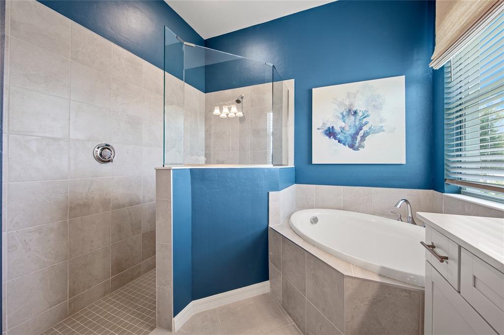 7161 Inlet Isles Lakewood Ranch, FL 34202 - Photo 21 of 29 a bathroom with a sink and a bathtub