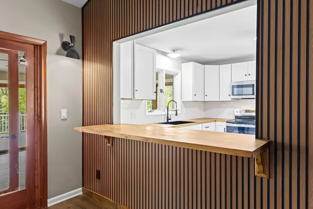 $354,999 | 6886 Stockport Drive, Lambertville, MI 48144