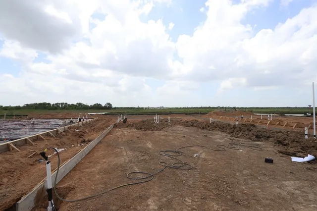 a view of a lake with outdoor space