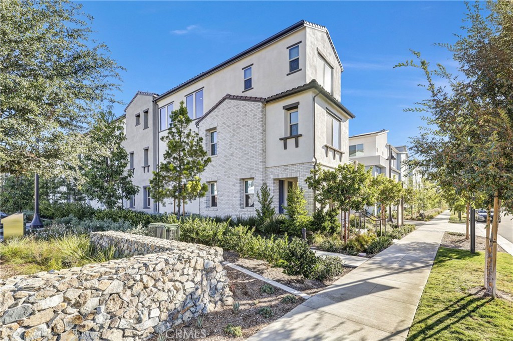 31861 Williams Way Rancho Mission Viejo, CA 92694 - Photo 2 of 28 a front view of a house with a garden