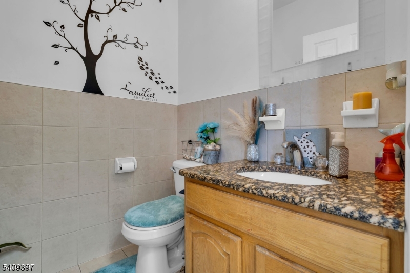 9 Lafayette Street Carteret, NJ 07008 - Photo 13 of 15