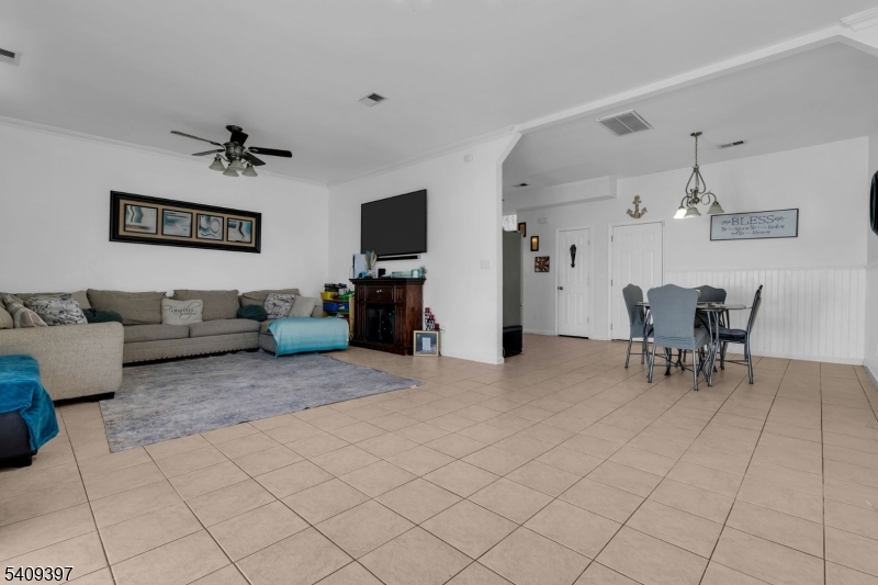 9 Lafayette Street Carteret, NJ 07008 - Photo 3 of 15