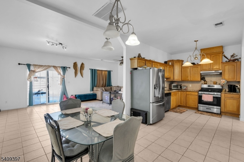 9 Lafayette Street Carteret, NJ 07008 - Photo 5 of 15