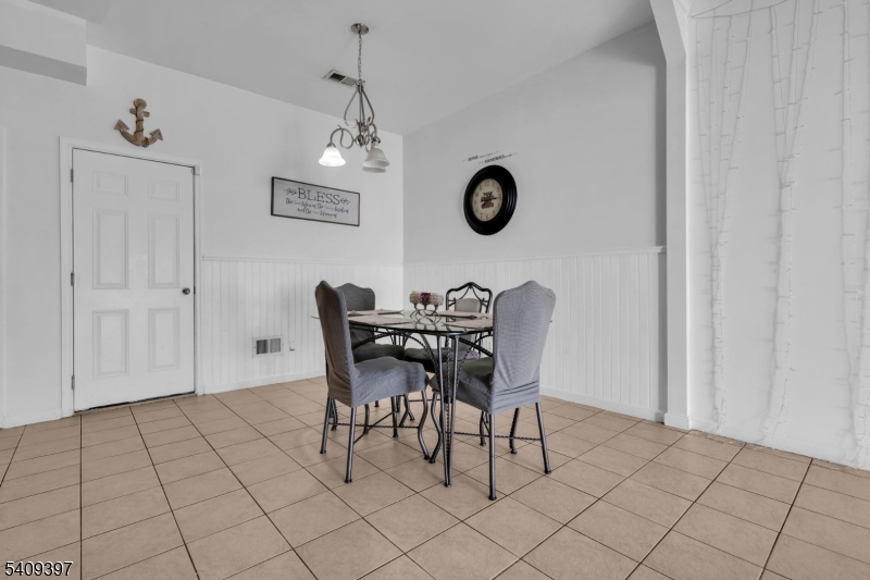 9 Lafayette Street Carteret, NJ 07008 - Photo 7 of 15