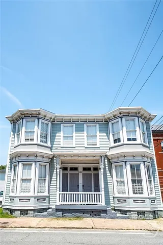 $2,500 | 1313 Whitaker Street, Unit B, Savannah, GA 31401