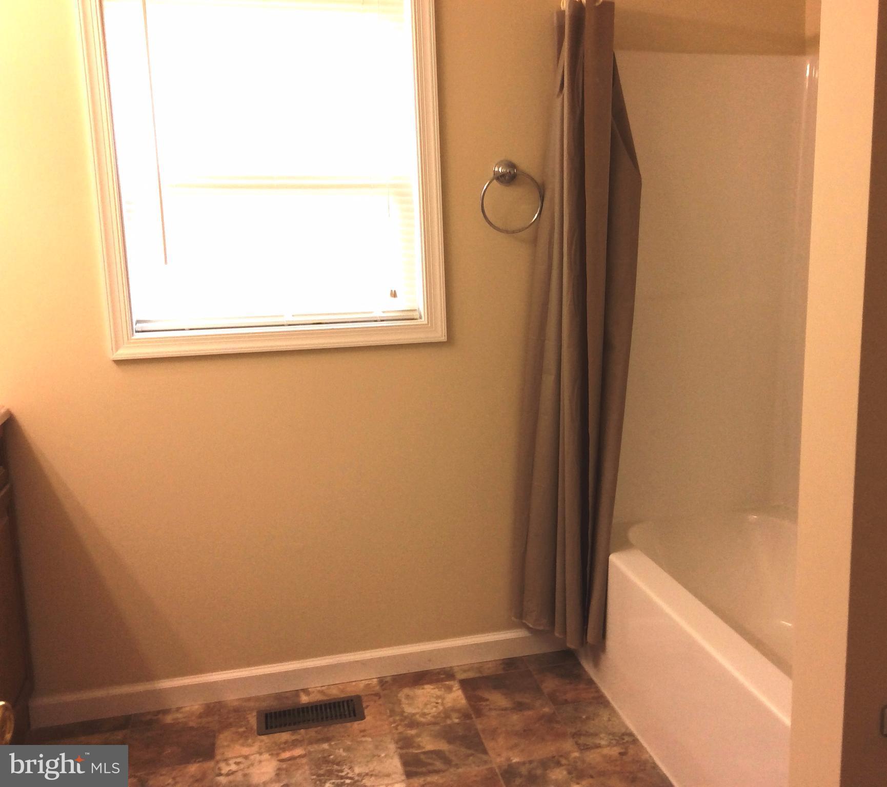 1275 Audubon Road Hedgesville, WV 25427 - Photo 9 of 15 Bath