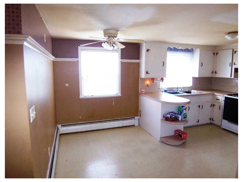 6 Rutherford Court, Unit 6 Warwick, RI 02886 - Photo 4 of 15 Kitchen.