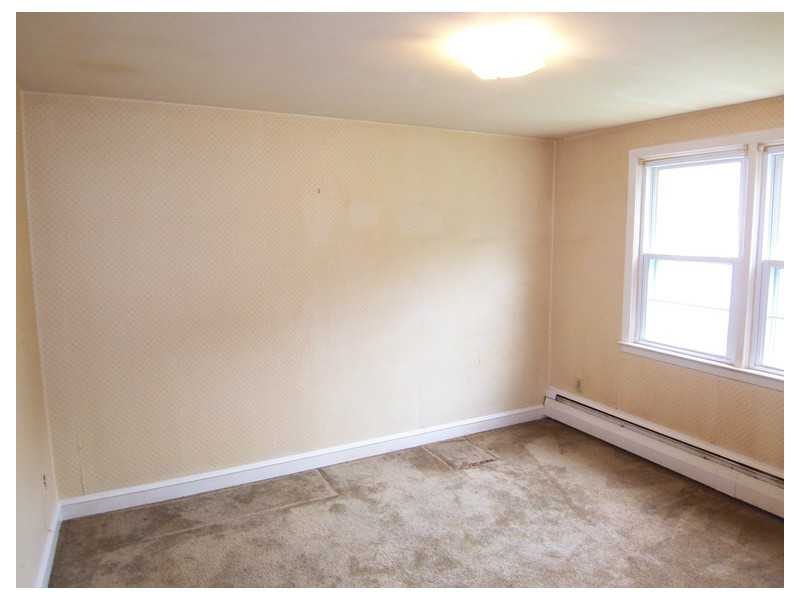 6 Rutherford Court, Unit 6 Warwick, RI 02886 - Photo 10 of 15 Bedroom.
