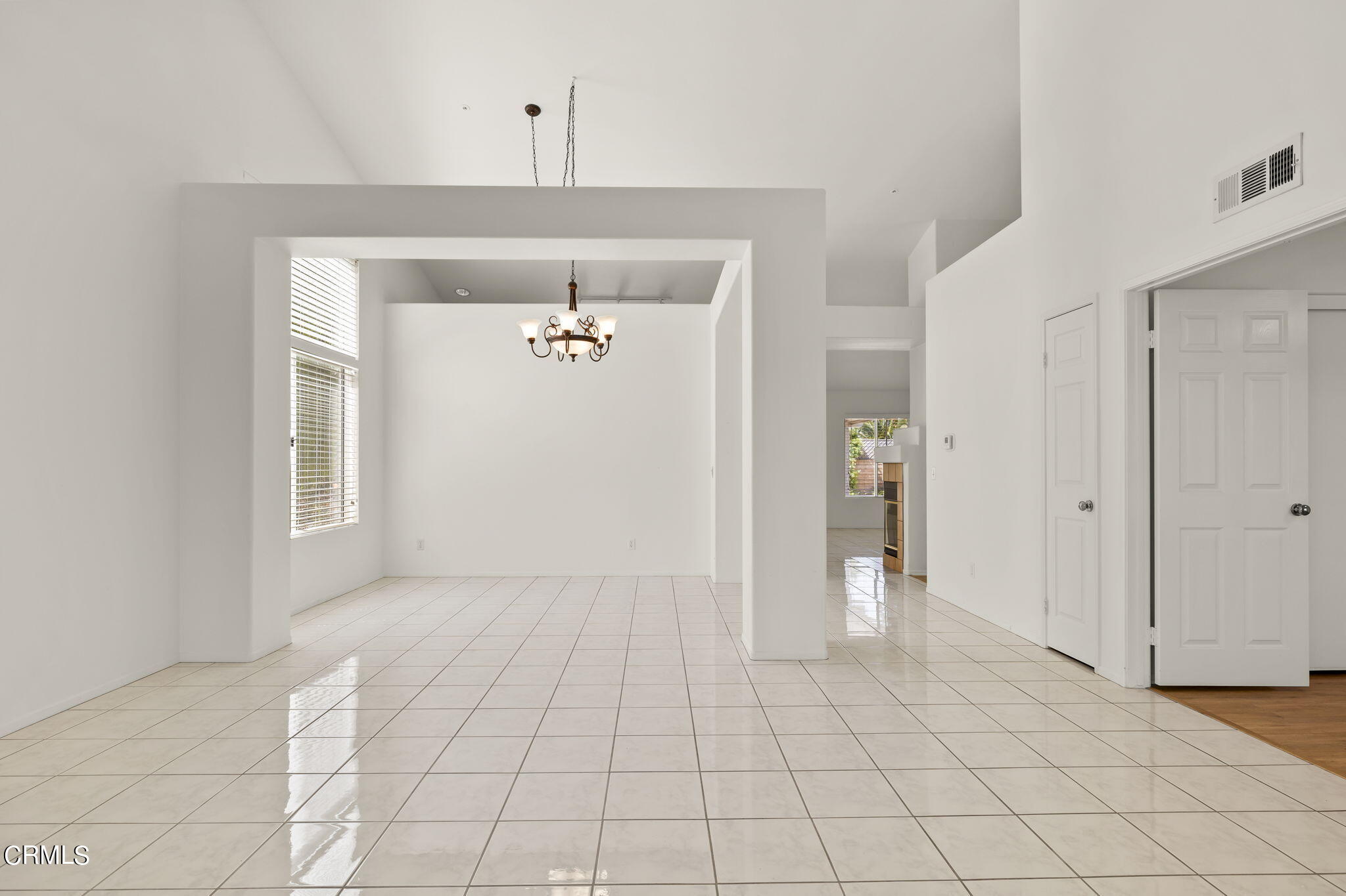 2710 Windcrest Place Oxnard, CA 93036 - Photo 7 of 34 a view of an empty room