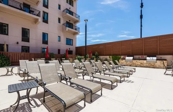 $4,500 | 100 West Broadway, Unit 7N, Long Beach, NY 11561