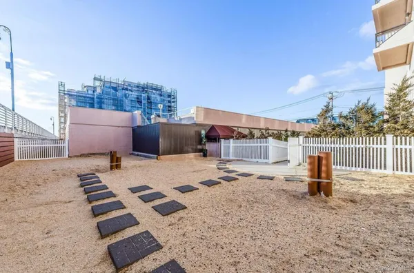 $4,500 | 100 West Broadway, Unit 7N, Long Beach, NY 11561