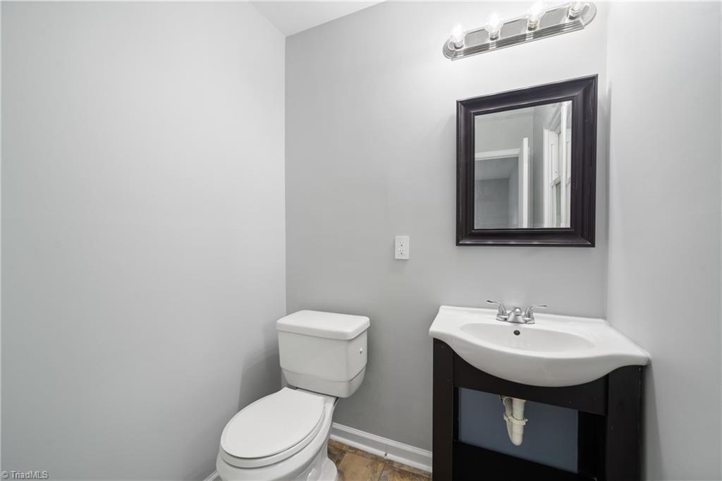 802 Miriam Avenue High Point, NC 27263 - Photo 19 of 33