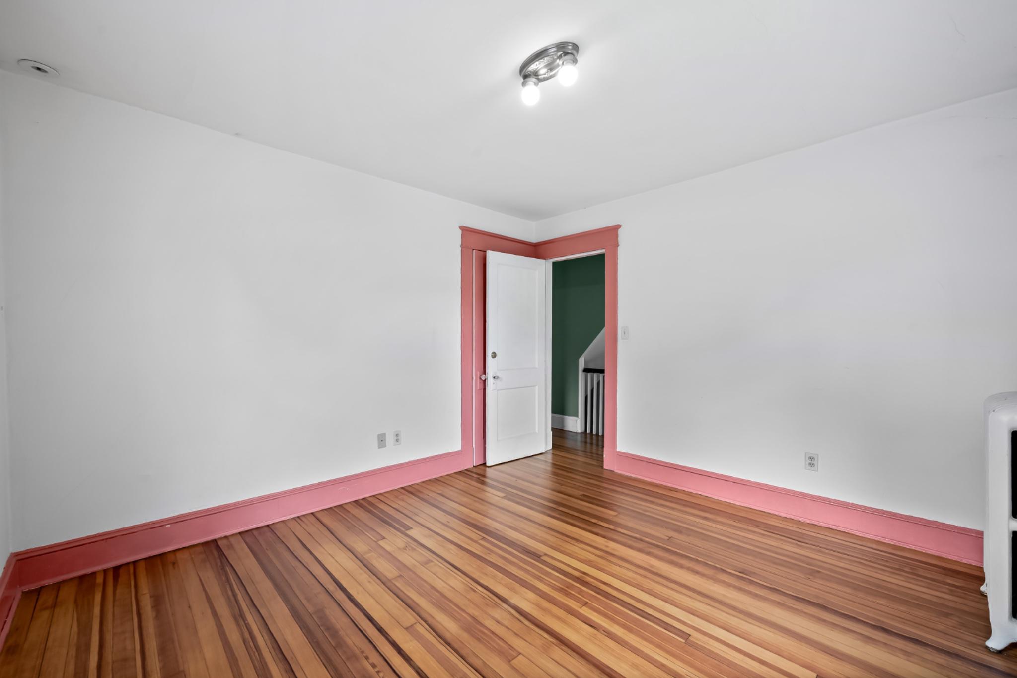 600 Dunkirk Road Baltimore, MD 21212 - Photo 26 of 36 2nd full-size bedroom with closet.