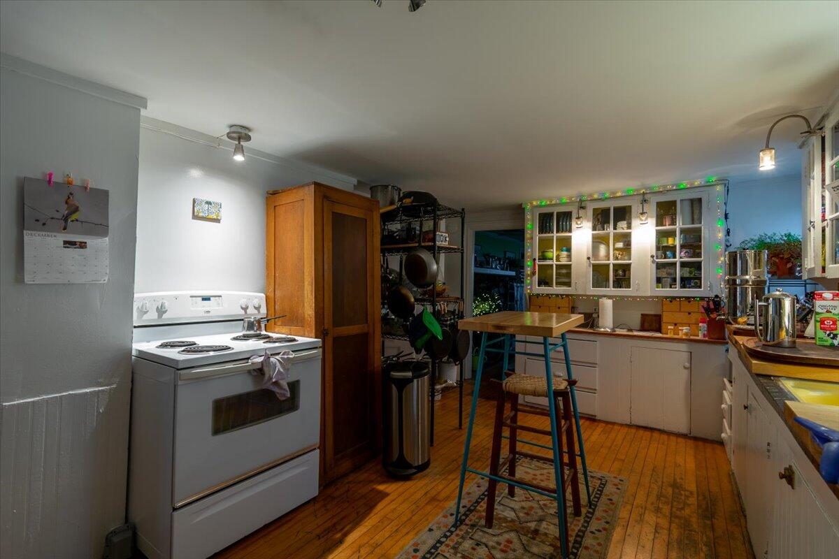 158 Main Street, Unit 156 Rockland, ME 04841 - Photo 5 of 41 156-158 Main Street, Rockland