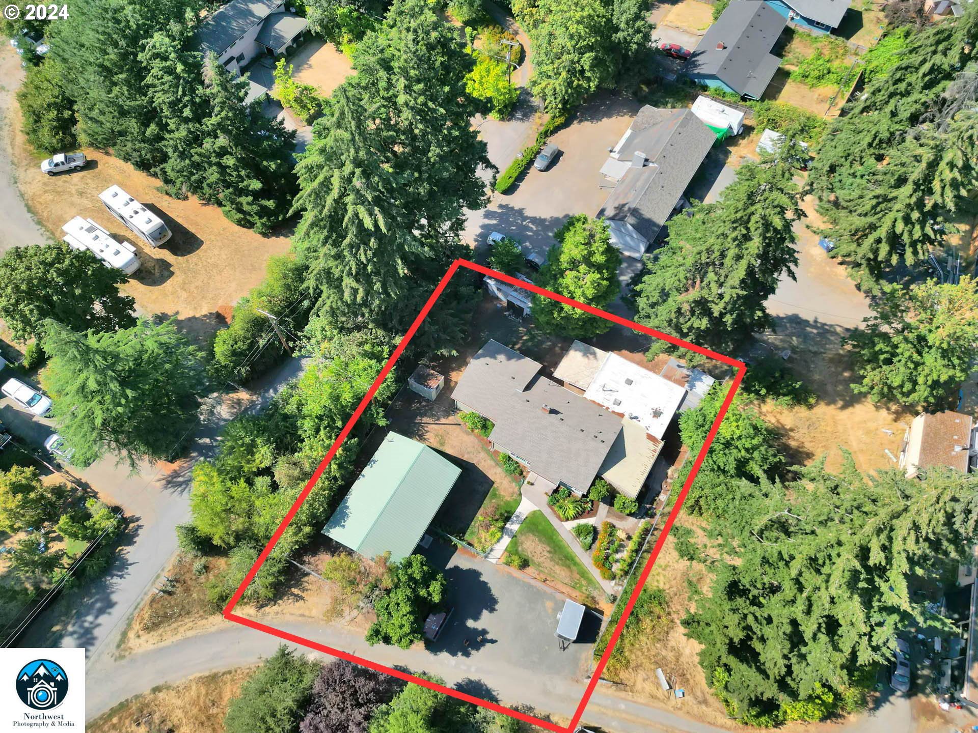 1427 Anderson Lane Springfield, OR 97477 - Photo 46 of 48 an aerial view of a house