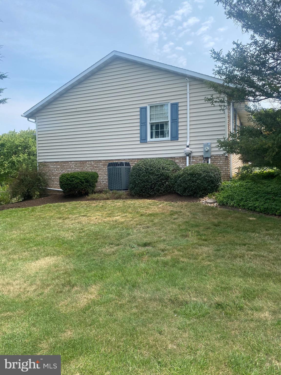 1512 Miller Road Westminster, MD 21158 - Photo 19 of 71 Side View