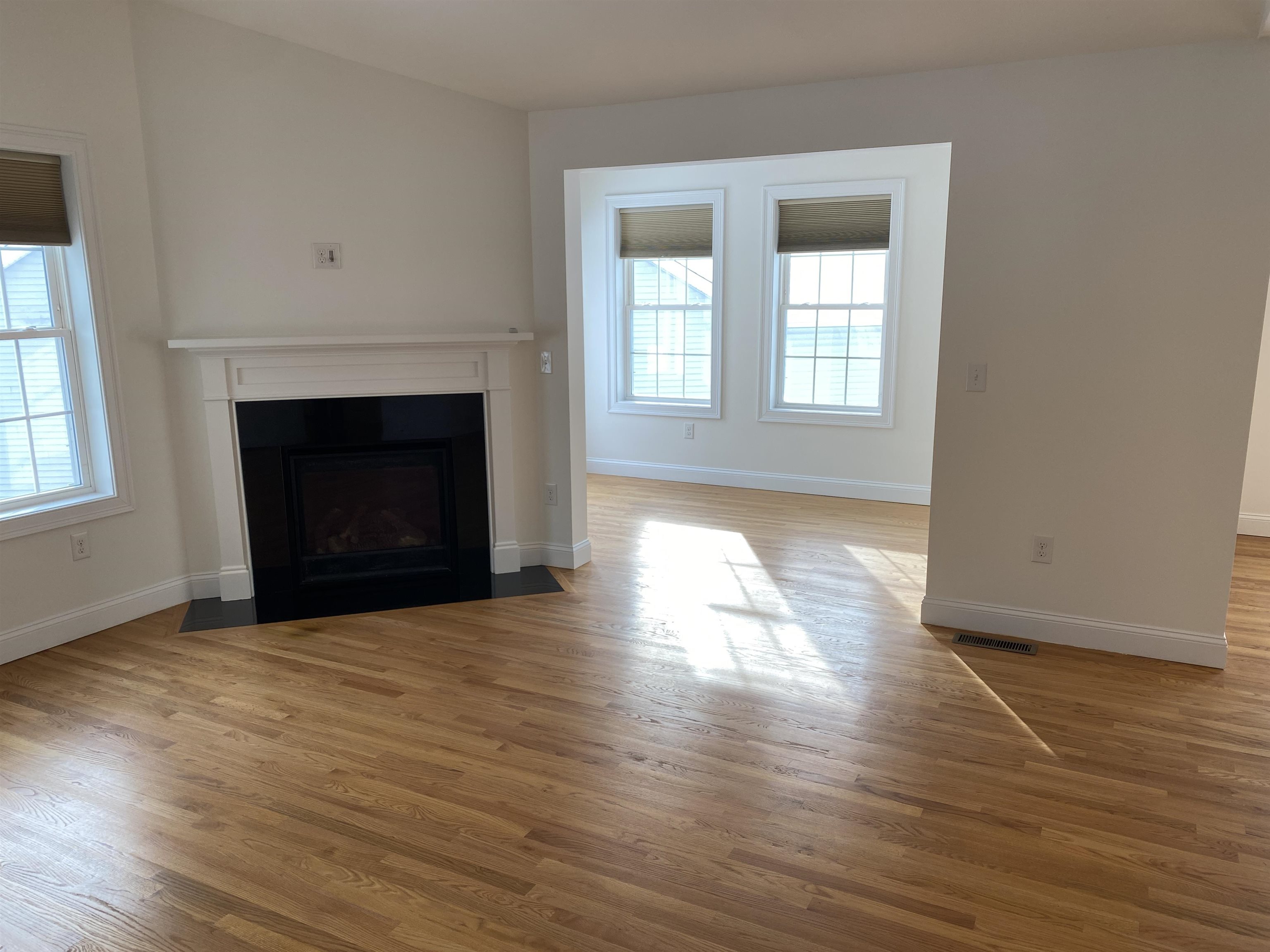 2 Benning Street Amherst, NH 03031 - Photo 12 of 34