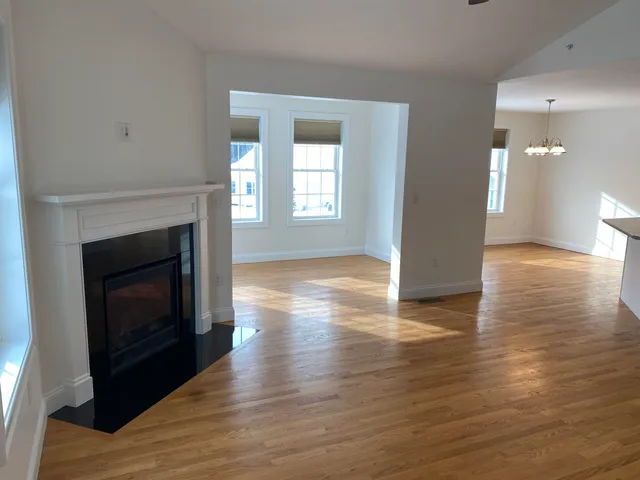 $675,000 | 2 Benning Street, Amherst, NH 03031