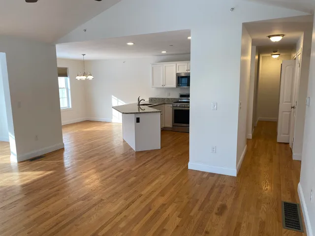 $675,000 | 2 Benning Street, Amherst, NH 03031