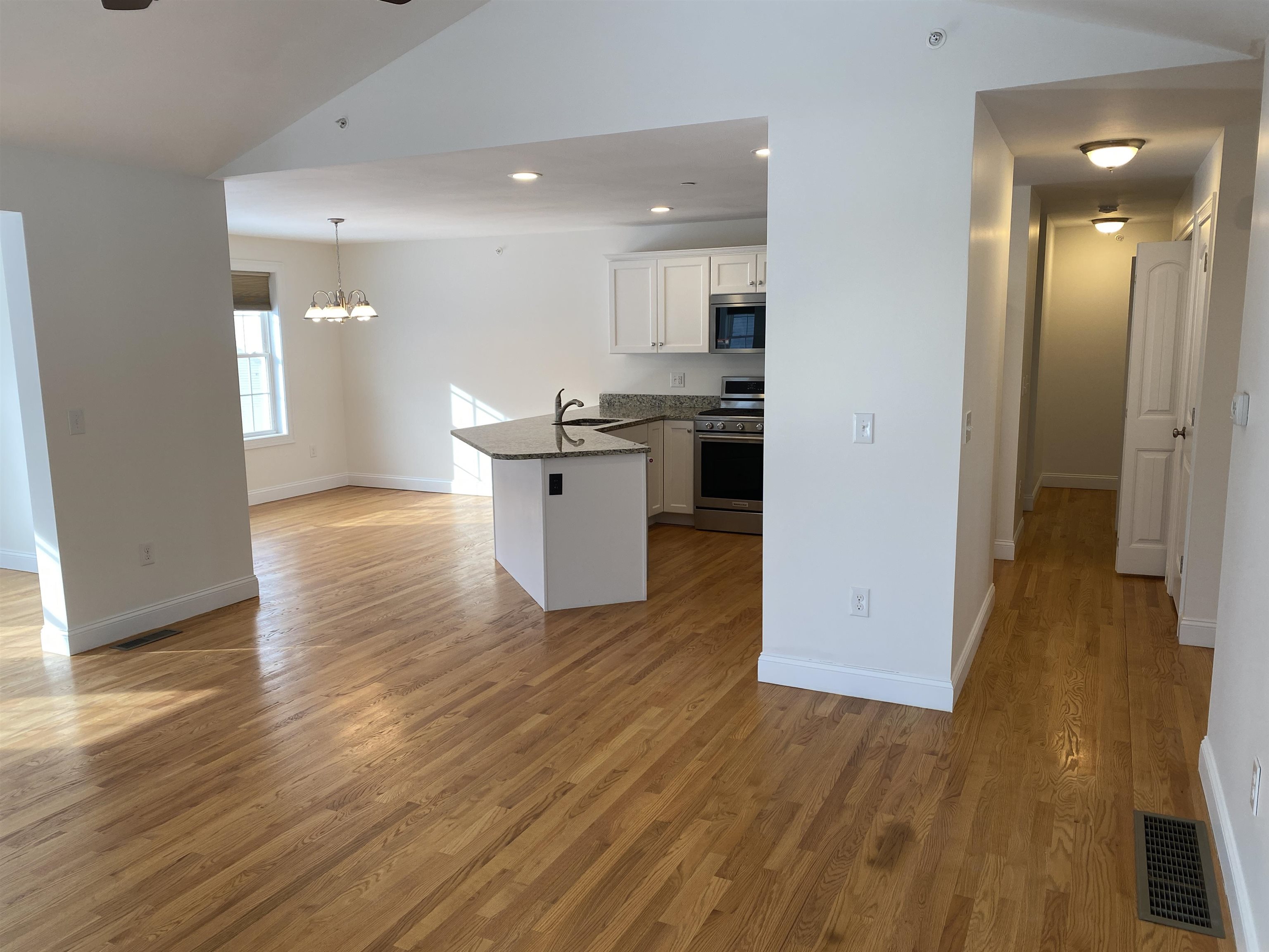 2 Benning Street Amherst, NH 03031 - Photo 14 of 34